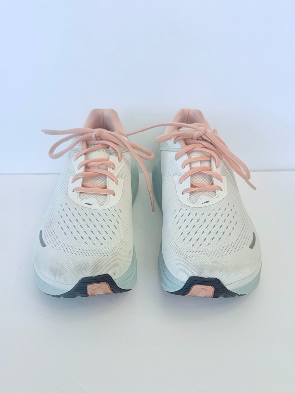 Altra VIA Olympus 2 Road Running Shoes in a White/Light Blue, size 10 - Picture 3 of 9
